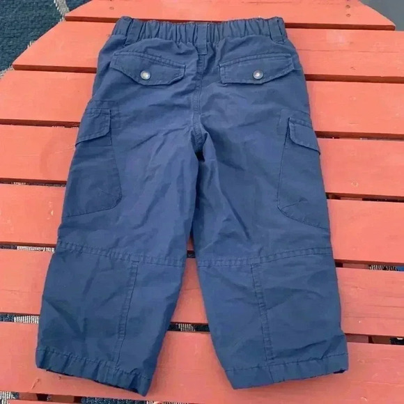 Gap, fully lined cargo style  rain pants with zippers at the cuffs - Picture 5 of 9